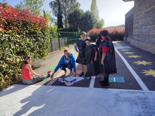 Lire la suite à propos de l’article RETOUR EN IMAGES | DES COULEURS AU GROUPE SCOLAIRE PAULETTE MARTIN