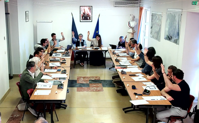 Lire la suite à propos de l’article [CARRIERE DE MURLES ] Une position claire et unie pour notre village 👍